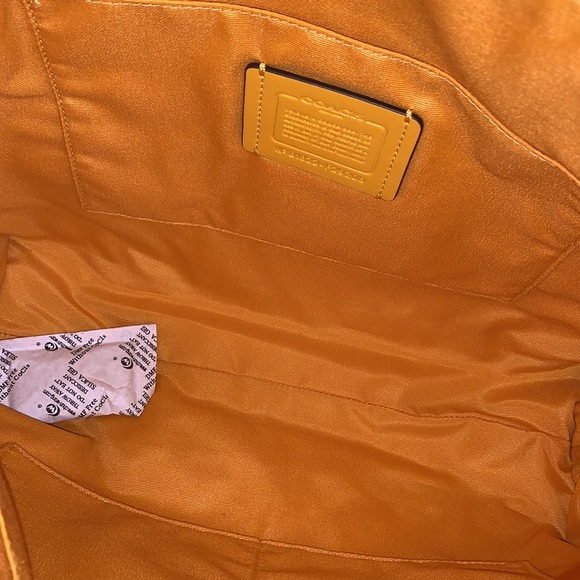 Coach - Picture 12 of 12